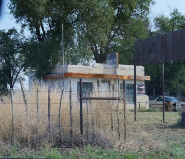 Glenrio, New Mexico - Ağustos 2018: terk edilmiş Glenrio binaları, Amerikalıların hayalet kasabalarından biri.. 