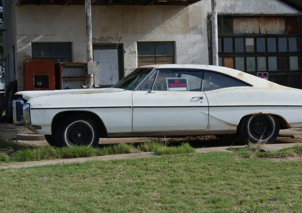 Glenrio Nouveau Mexique Août 2018 Ancienne Voiture Garée Devant Une — Photo