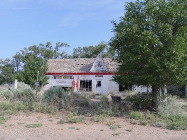 Glenrio hayalet kasabasındaki harap olmuş bina, New Mexico ve Texas sınırındaki 66. Yol 'daki Amerika' nın hayalet kasabalarından biri..