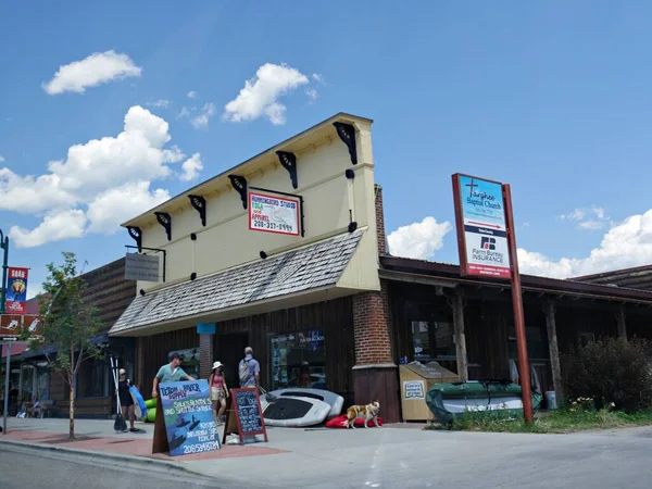 Driggs Idaho Agosto 2018 Fachada Tiendas Tiendas Con Gente Caminando — Foto de Stock