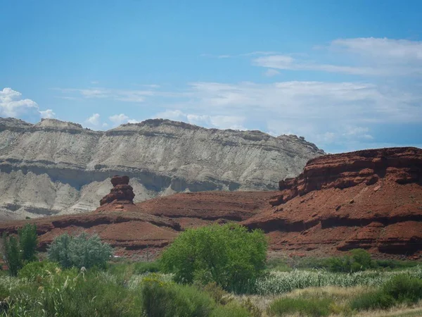 Lélegzetelállító Táj Látványos Fenékkel Geológiai Vörös Sziklaformációkkal Wyoming Montana Határnál — Stock Fotó