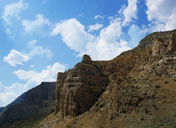 Pulsanti Formazioni Geologiche Visti Lungo Strada North Fork Highway Wyoming — Foto Stock