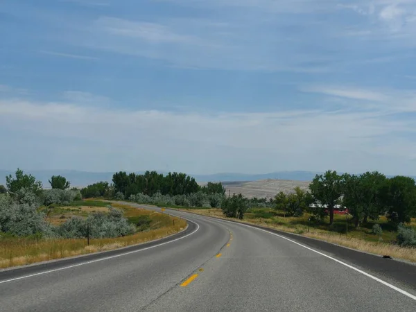 Wyoming Manzaralı Dolambaçlı Yol Geniş Açı — Stok fotoğraf