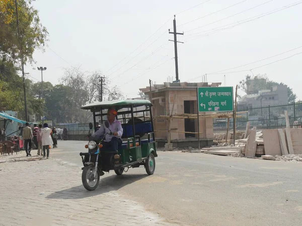 Mathura Uttar Pradesh India Marzo 2018 Rickshaw Viaja Por Carretera — Foto de Stock