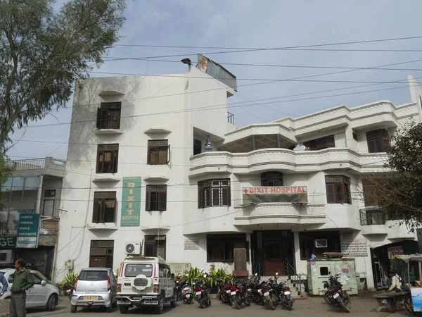 Agra Uttar Pradesh India March 2018 Facade Dixit Hospital Ambulance — Stock Photo, Image