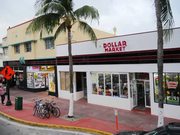 Miami Florida Diciembre 2018 Los Mejores Disparos Tiendas Bicicletas Estacionadas — Foto de Stock