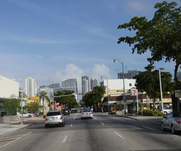Miami Florida December 2018 Wide Street Shot Buildings Cars Road — Stock Photo, Image