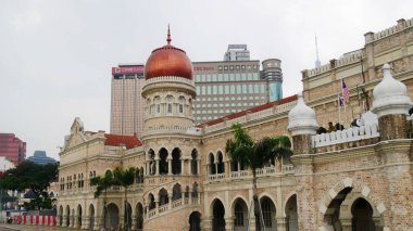 Kuala Lumpur, Malezya - Mart 2018: Kuala Lumpur 'daki Ulusal Tekstil Müzesinin kırpılmış yan görüntüsü.