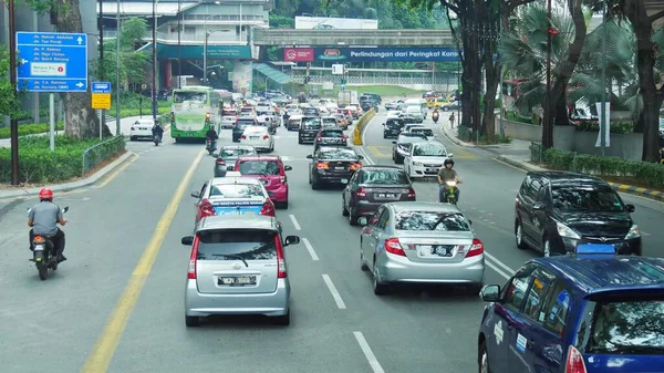Куала Лумпур Малайзия Март 2018 Года Широкая Улица Интенсивным Движением — стоковое фото