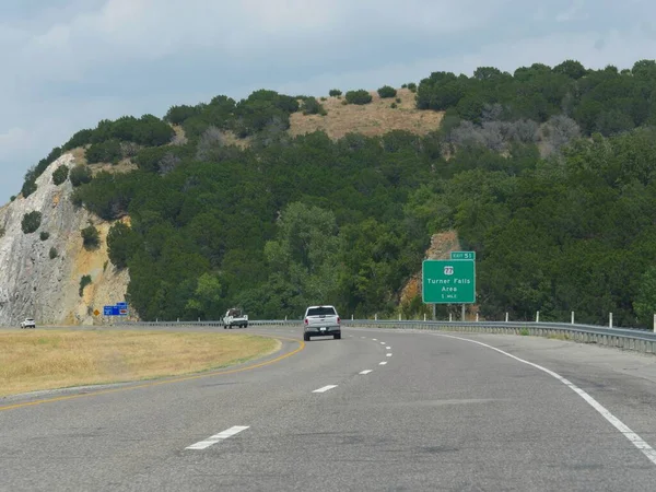Oklahoma Usa Sierpień 2015 Szeroka Trasa Widokowa Górach Arbuckle Znakiem — Zdjęcie stockowe
