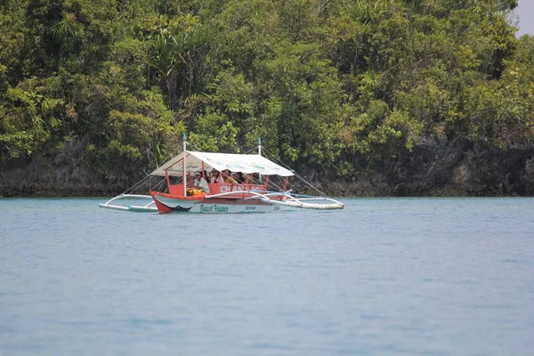 Surigao Del Sur Filipinas Agosto 2014 Barco Abierto Traslada Pasajeros — Foto de Stock