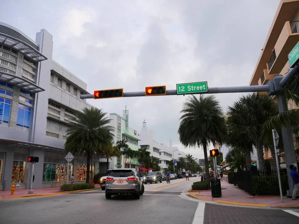 Miami Florida Aralık 2018 Miami Caddesi Nde Arabalarla Akşam Manzarası — Stok fotoğraf