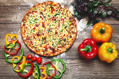 Taze ve lezzetli ev yapımı pizza 