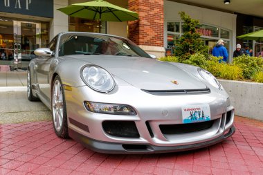 Redmond, Wa - 29 Nisan 2017: Redmond şehir merkezi egzotik otomobil 