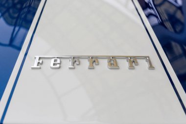 Redmond, Wa - 29 Nisan 2017: Redmond şehir merkezi egzotik otomobil 