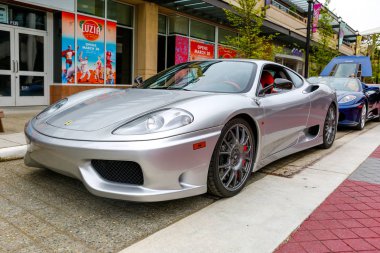 Redmond, Wa - 29 Nisan 2017: Redmond şehir merkezi egzotik otomobil 