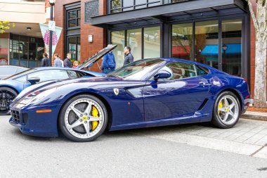 Redmond, Wa - 29 Nisan 2017: Redmond şehir merkezi egzotik otomobil 