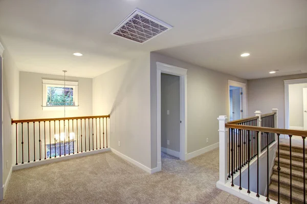 New construction home interior. Empty landing — Stock Photo, Image