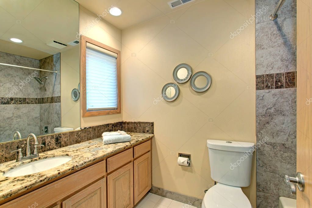 Azulejo de baño neutro diseño mármol con verde — Foto de stock © alabn