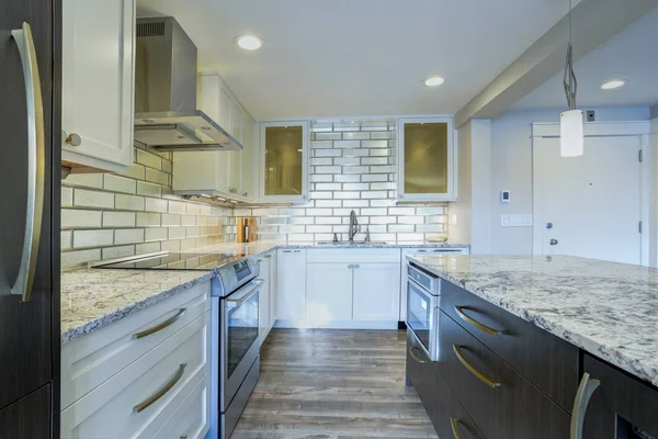 Modern kitchen room in a condo home — Stock Photo, Image