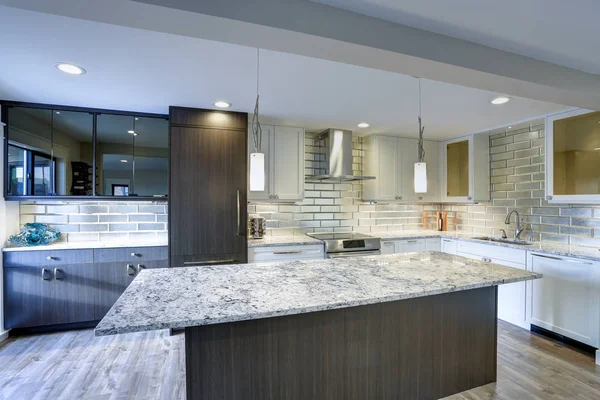 Modern kitchen room in a condo home — Stock Photo, Image