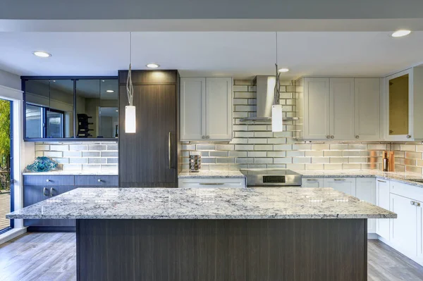 Modern kitchen room in a condo home — Stock Photo, Image