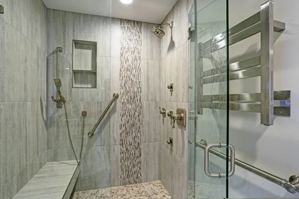 Contemporary bathroom design with walk-in shower. — Stock Photo, Image