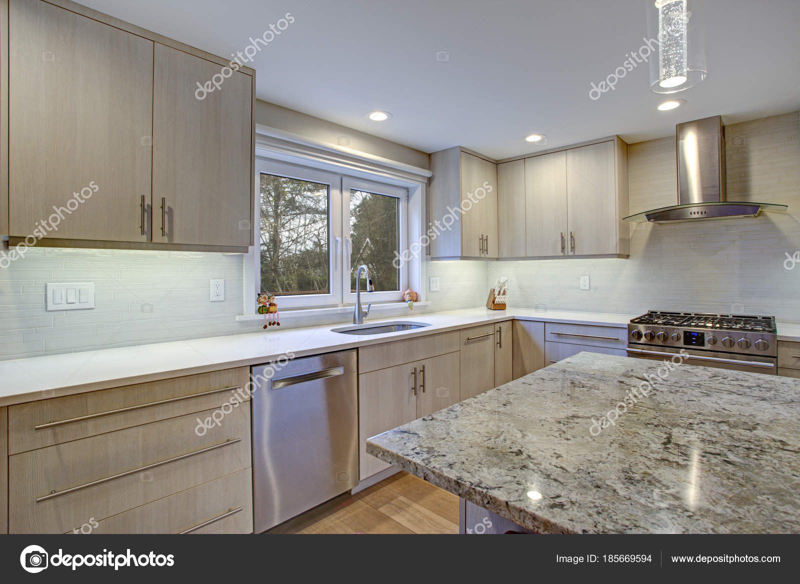 Sala Cozinha Com Ilha De Cozinha Stock Photo Alabn 185669594 Sala Cozinha Com Ilha De Cozinha Stock Photo Alabn 185669594