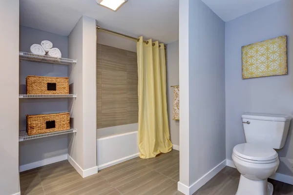 Elegant bathroom with built in shelves. — Stock Photo, Image