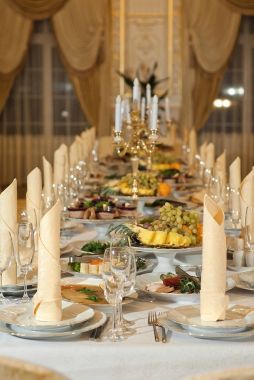 Tablo restoranda lezzetli yemekler