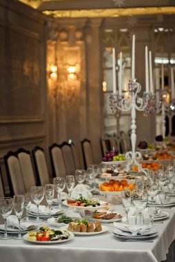 Tablo restoranda lezzetli yemekler