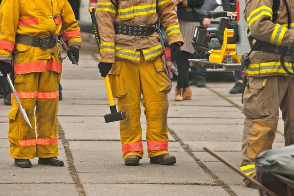 Fireman Extinguishes Burned Car Training Firefighters Demonstration Rescue Work — Stock Photo, Image