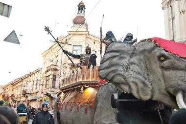 Ukrayna, Chernivtsi, Ocak 2020. Yıldırım Festivali: 