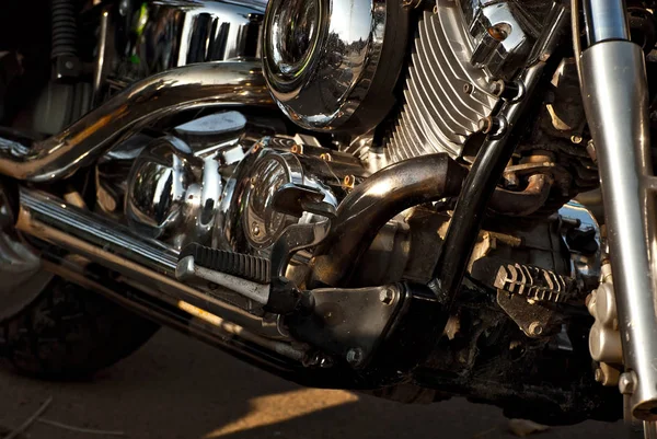 Nahaufnahme Von Motorradmotoren Verchromte Motorteile Glänzend Glatte Details — Stockfoto