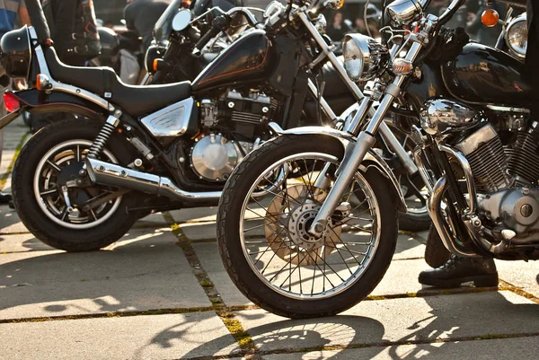 Wiele Motocykli Pokazie Motocyklistów Elementy Motocyklowe Zbliżenie Festiwal Rowerzystów Miejskich — Zdjęcie stockowe