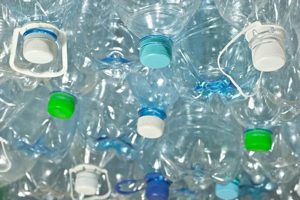 Wiele Plastikowych Butelek Jest Wyrzucanych Tekstura Przezroczystych Butelek Wody Koncepcja — Zdjęcie stockowe