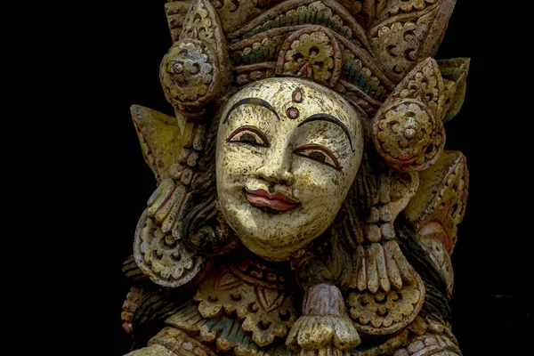 Stone sculptuur op de deur van de tempel in Bali — Stockfoto