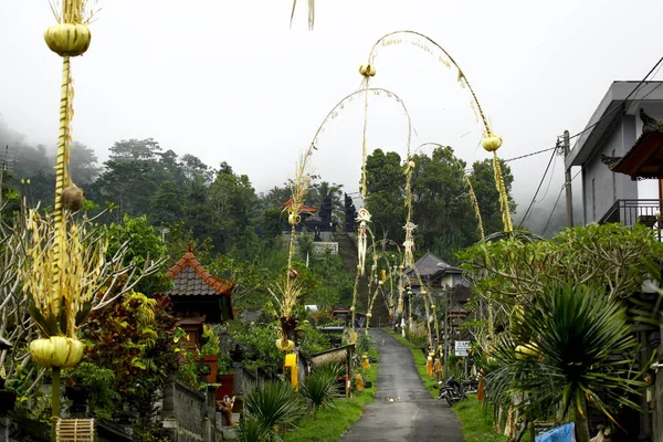 Geestelijke atmosfeer - Galungan vakantie in Bali Stockafbeelding