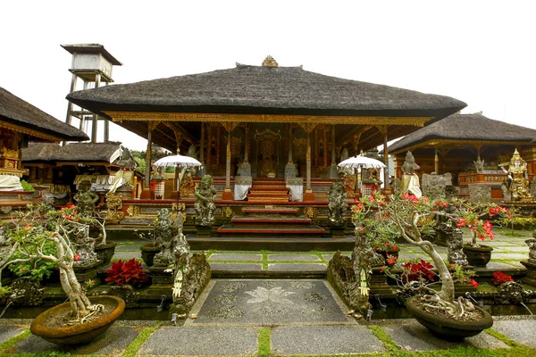 Pura Taman Saraswati Rechtenvrije Stockafbeeldingen