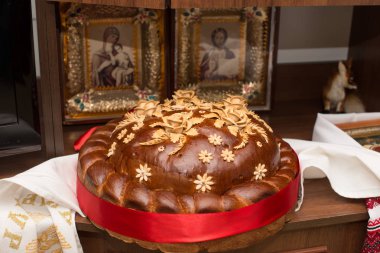 Bir düğün havlu üzerinde düğün somun