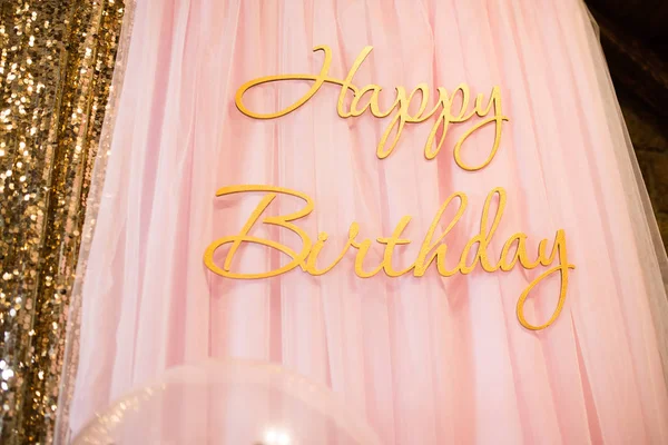 Inscriptie Met Gouden Letters Happy Birthday Een Roze Achtergrond Decor — Stockfoto