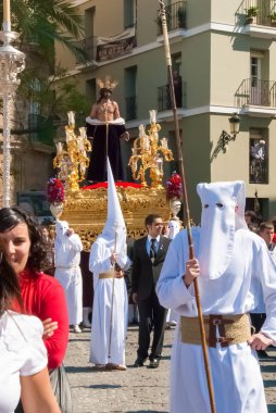 La Semana Santa geçit töreninde İspanya, Andalucia, Cadiz