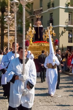 La Semana Santa geçit töreninde İspanya, Andalucia, Cadiz