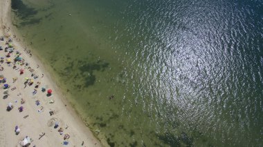 Güzel plaj manzarası yukarıdan