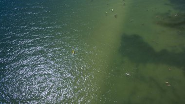 Güzel plaj manzarası yukarıdan