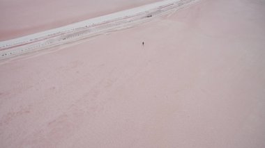 Yukarıdan güzel tuzlu pembe Göl Manzaralı