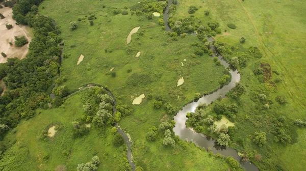 Gezgin bir nehir havacılık araştırmasının manzarası