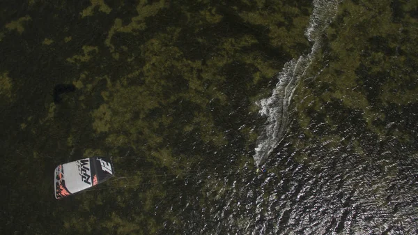 Wakeboarding desde una altura — Foto de Stock