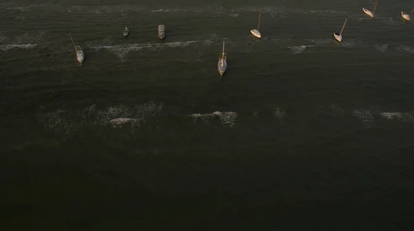 Hermosos yates en el agua — Foto de Stock