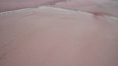Yukarıdan güzel tuzlu pembe Göl Manzaralı